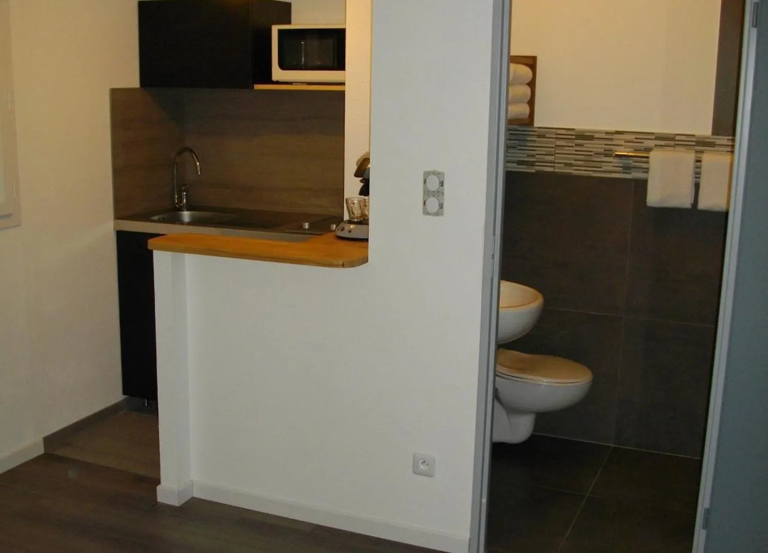 Appart'Hotel Residella House Room & Kitchen Avignon Le Pontet Le Pontet  France