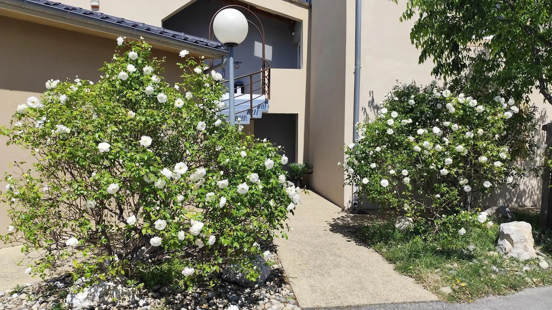 Aparthotel Appart'Hotel Residella House Room & Kitchen Avignon Le Pontet Le Pontet