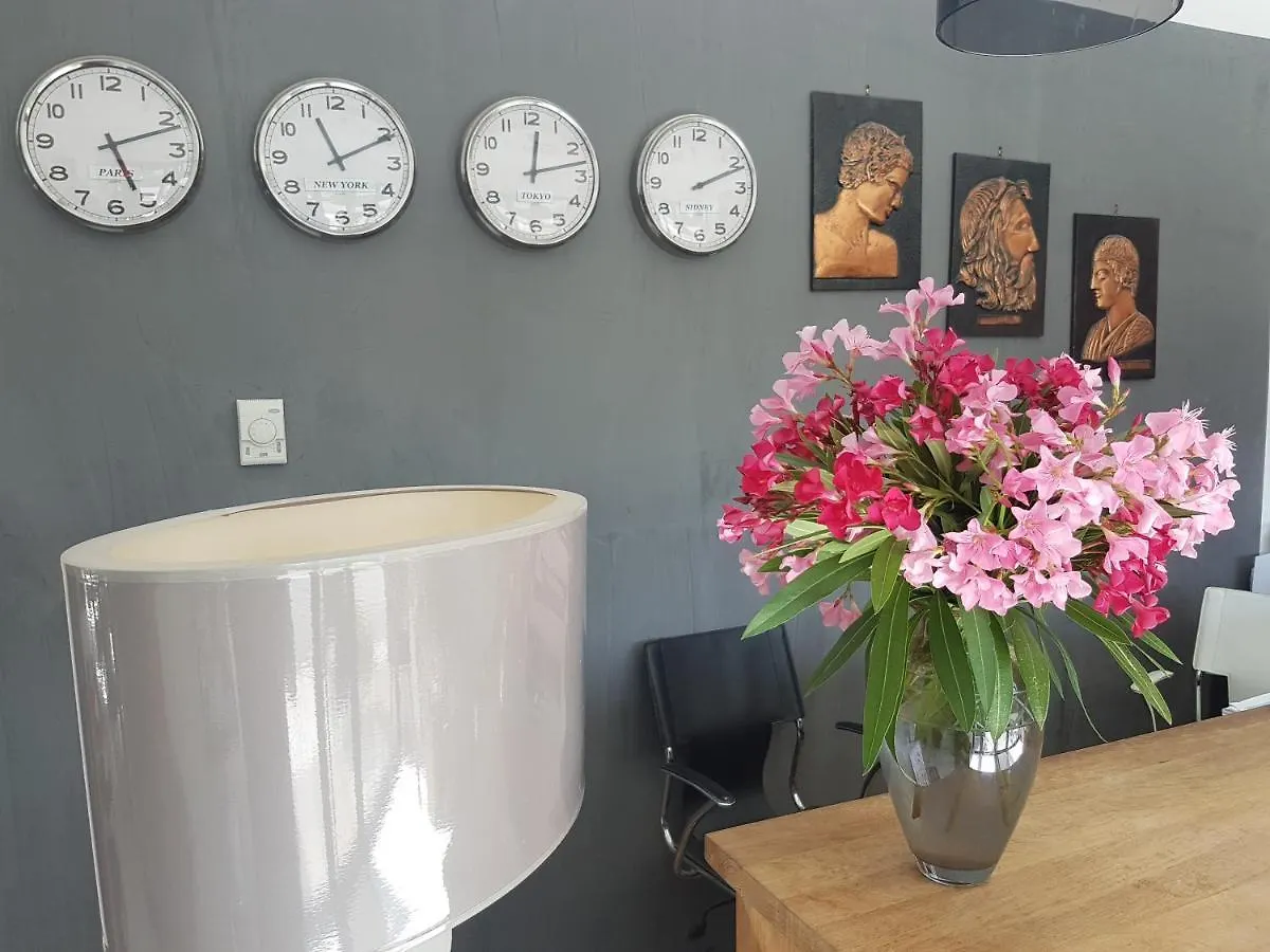 Appart'Hotel Residella House Room & Kitchen Avignon Le Pontet Le Pontet  France