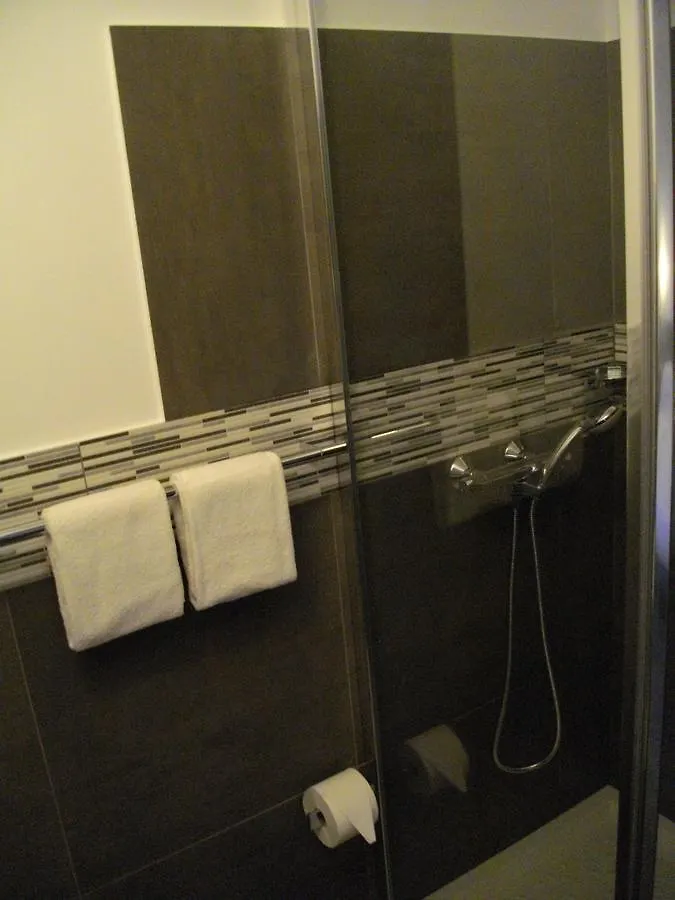 *** Aparthotel Appart'Hotel Residella House Room & Kitchen Avignon Le Pontet Le Pontet  France